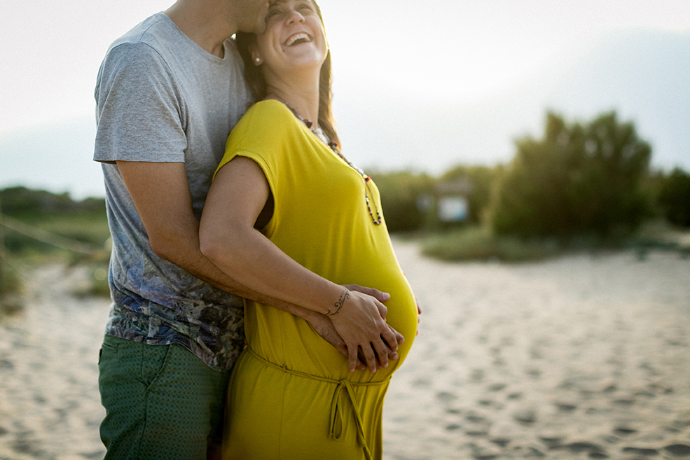 fotografia embarazo en la playa valencia